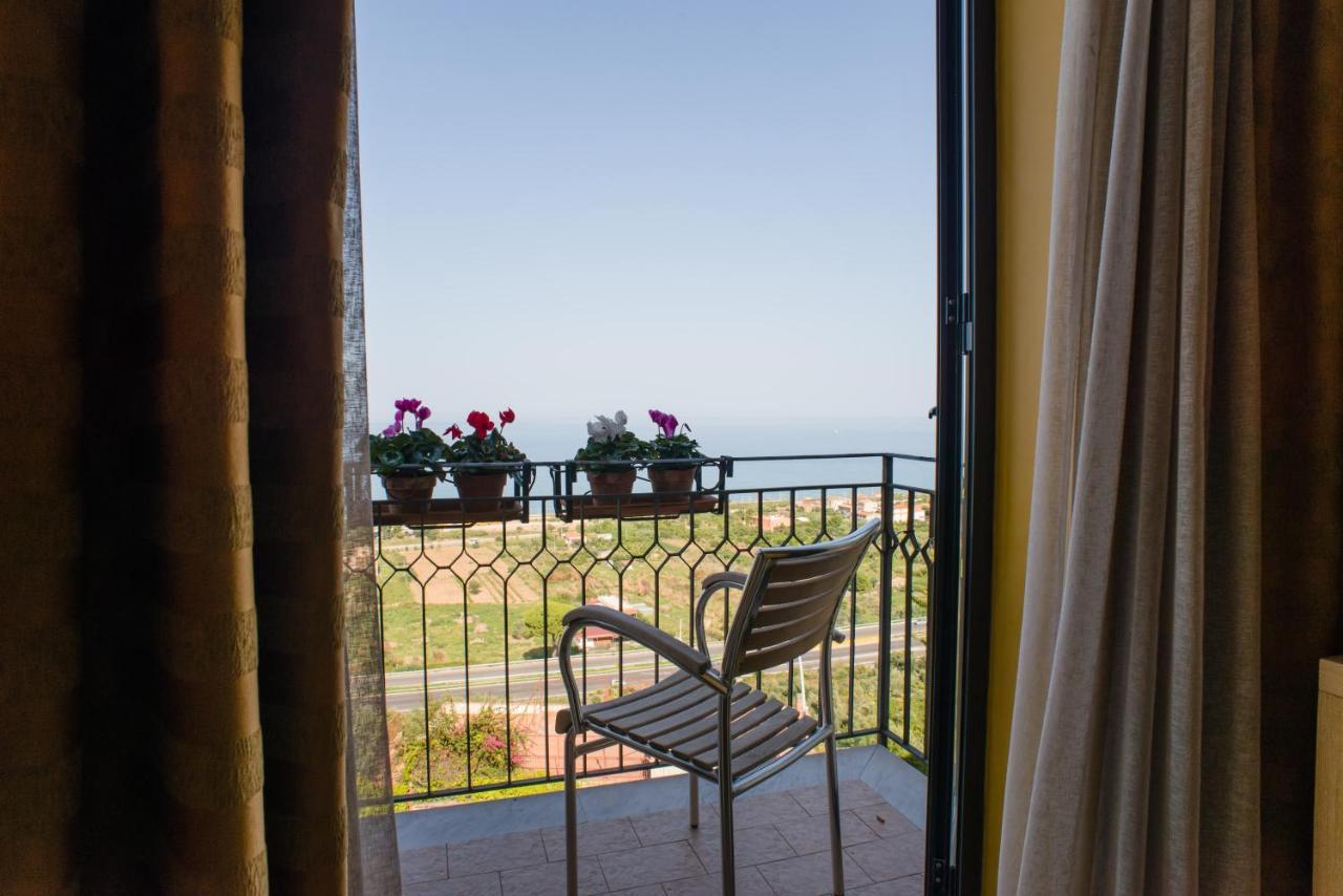 Hotel Villa Mare Алтавила Миличиа Екстериор снимка