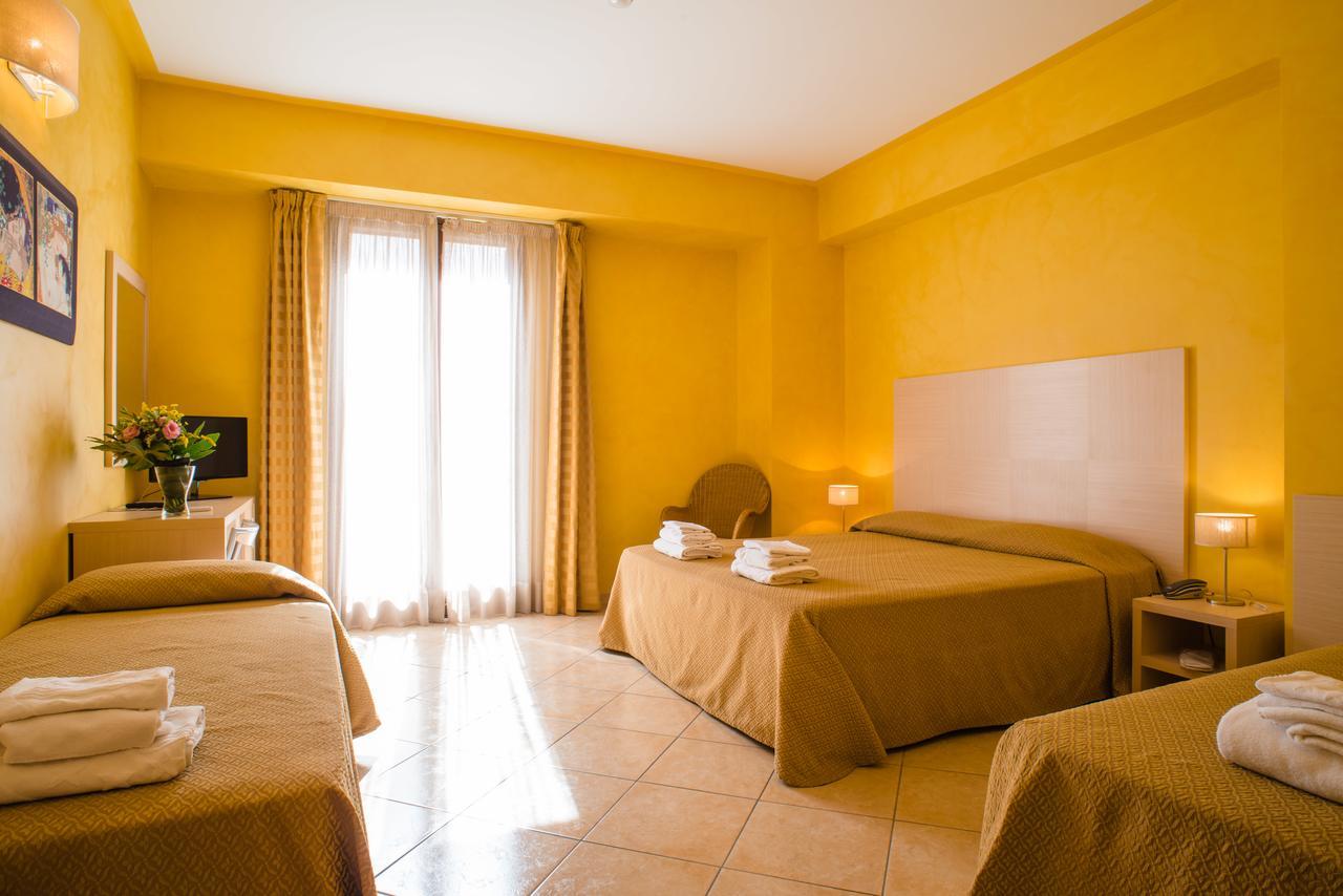Hotel Villa Mare Алтавила Миличиа Екстериор снимка