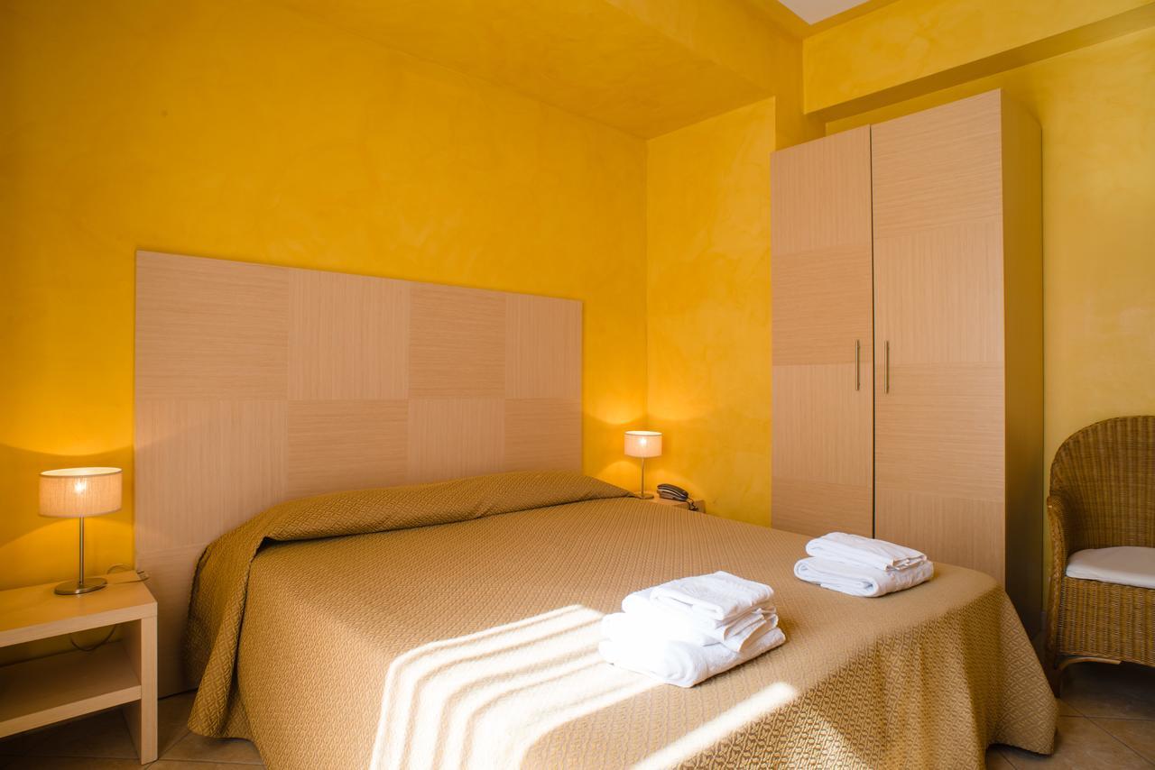 Hotel Villa Mare Алтавила Миличиа Екстериор снимка