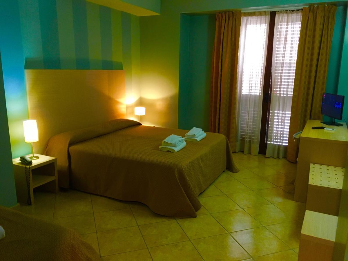 Hotel Villa Mare Алтавила Миличиа Екстериор снимка