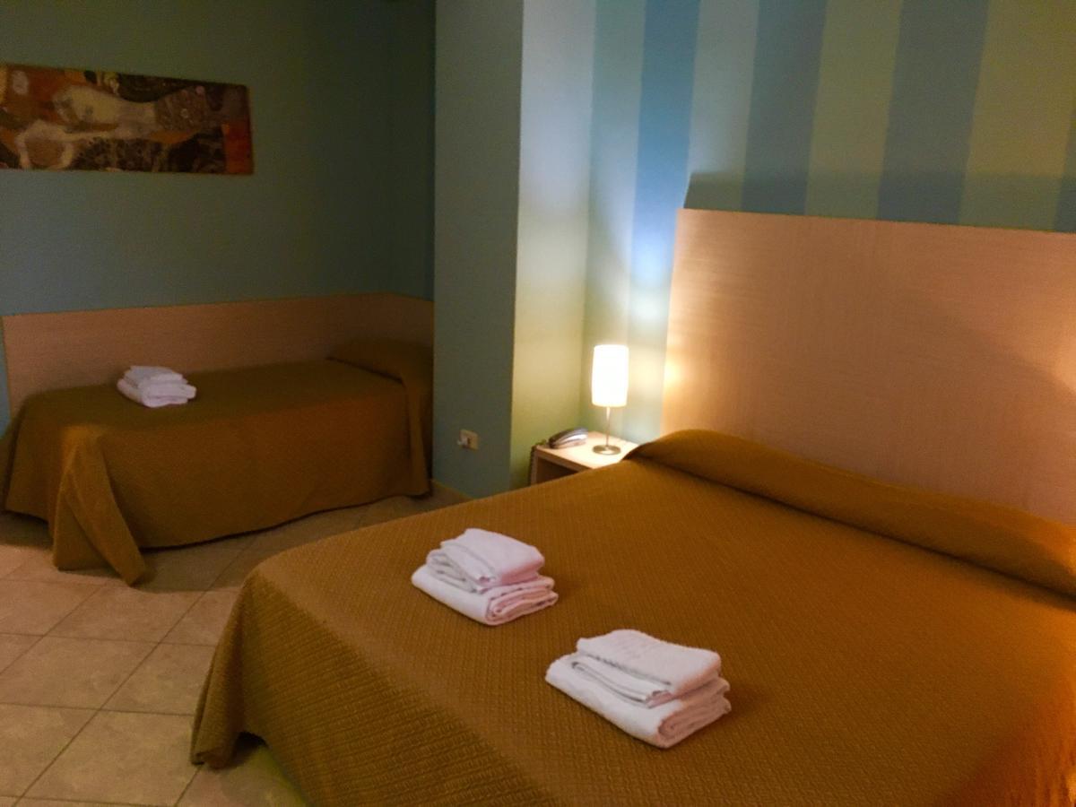 Hotel Villa Mare Алтавила Миличиа Екстериор снимка